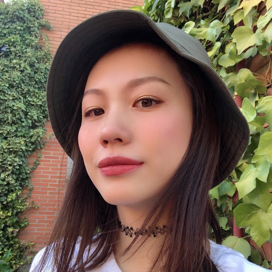 Silvia Beauty YouTube channel avatar