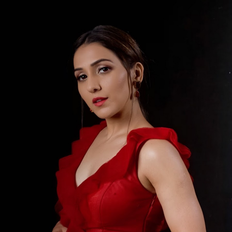 Neeti Mohan YouTube channel avatar