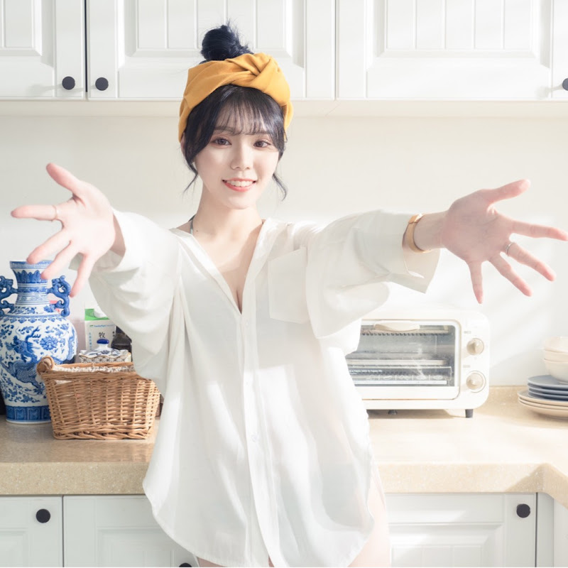 肉乙_Zoe - 網紅的藏寶箱 