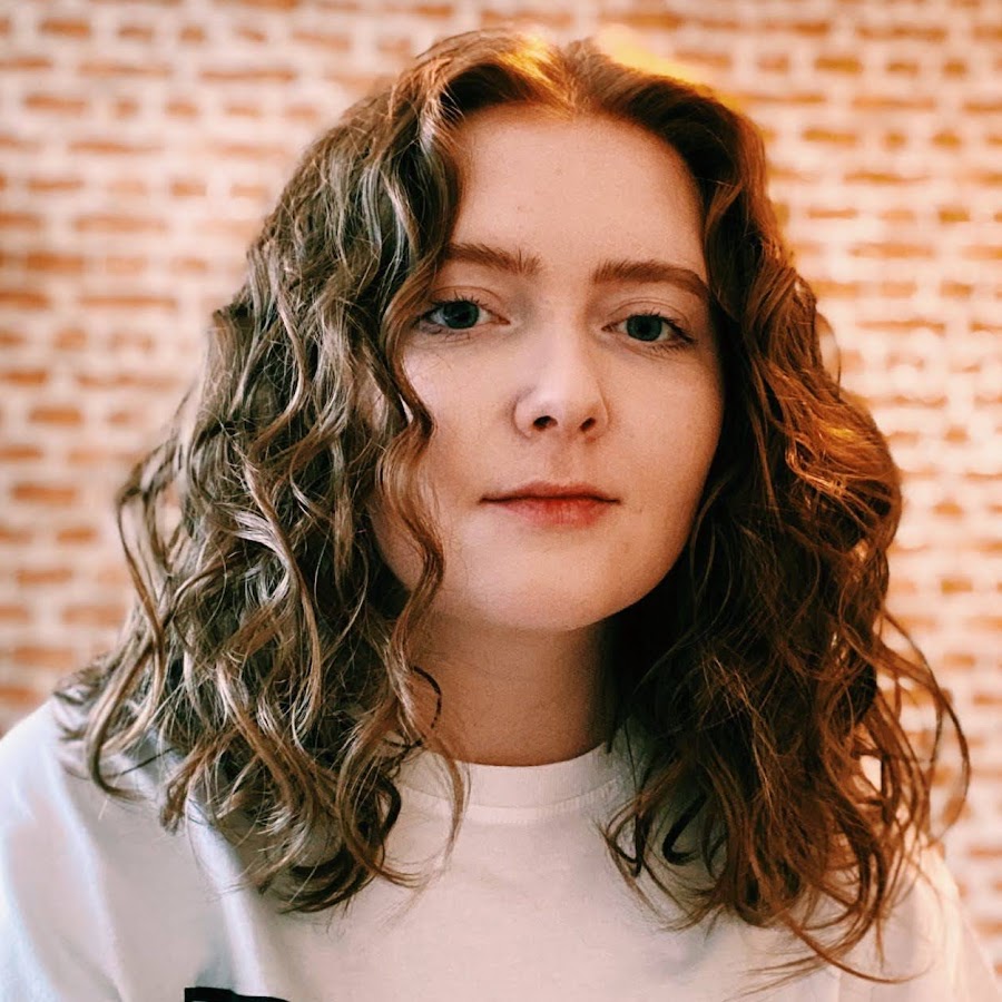 Alice Oseman YouTube channel avatar