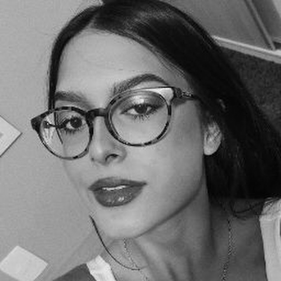 Giulia Lopes YouTube channel avatar