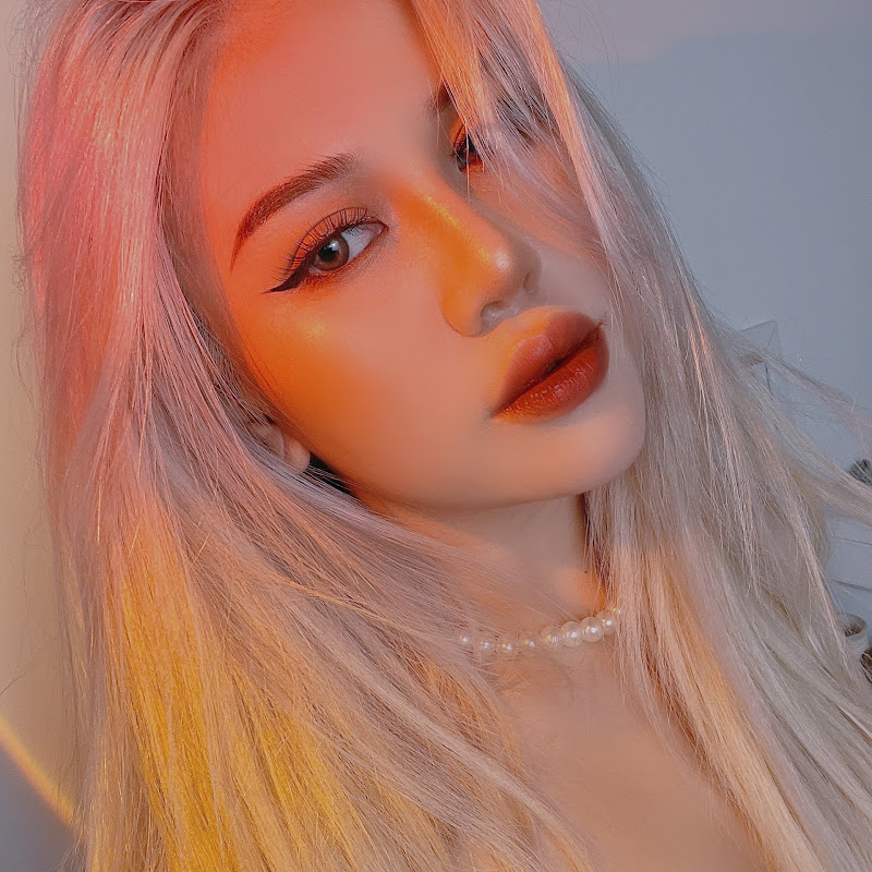 Quỳnh Nhi Trần - 網紅的藏寶箱 