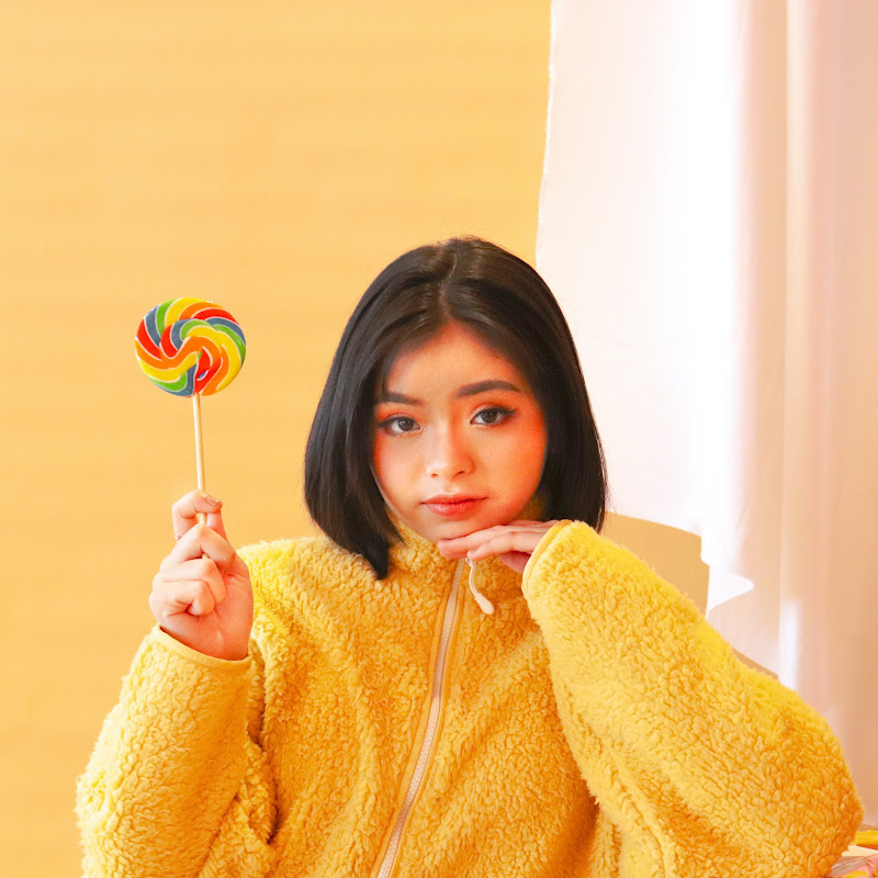 Nur Qistina Raisah - 網紅的藏寶箱 