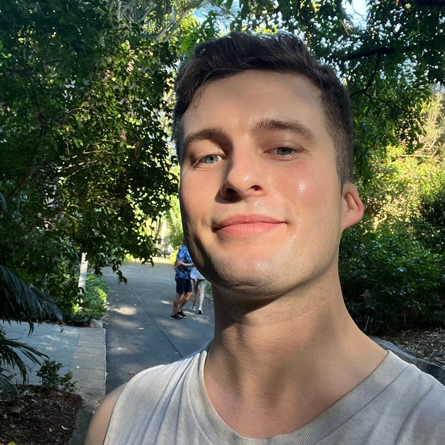 AAUvwnjgx10V_YPtfm6Lh4i_VpCIHFeSGcq_UL3cpK7WeQ=s900-c-k-c0x00ffffff-no-rj