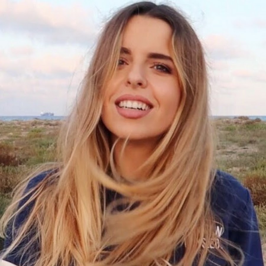 Elena Ponz YouTube channel avatar