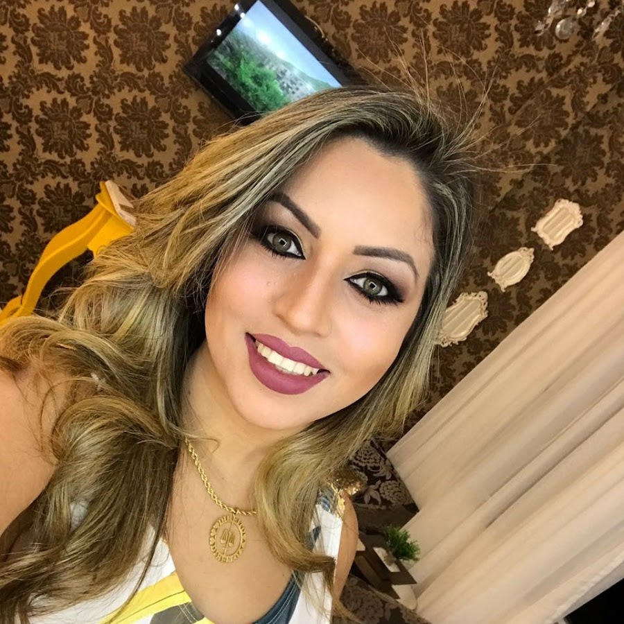 Bruna Silva YouTube channel avatar