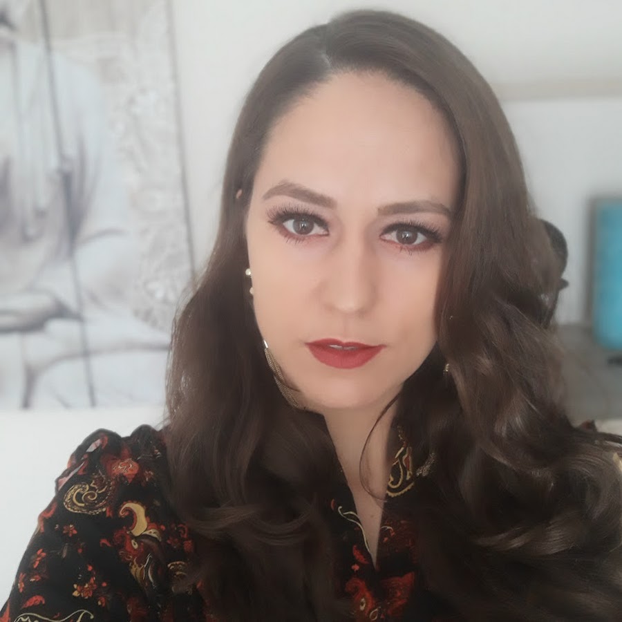 Sandra Tarot رمز قناة اليوتيوب