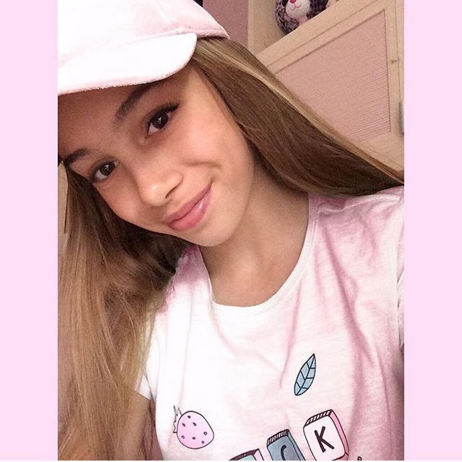 Lina Maximova YouTube channel avatar