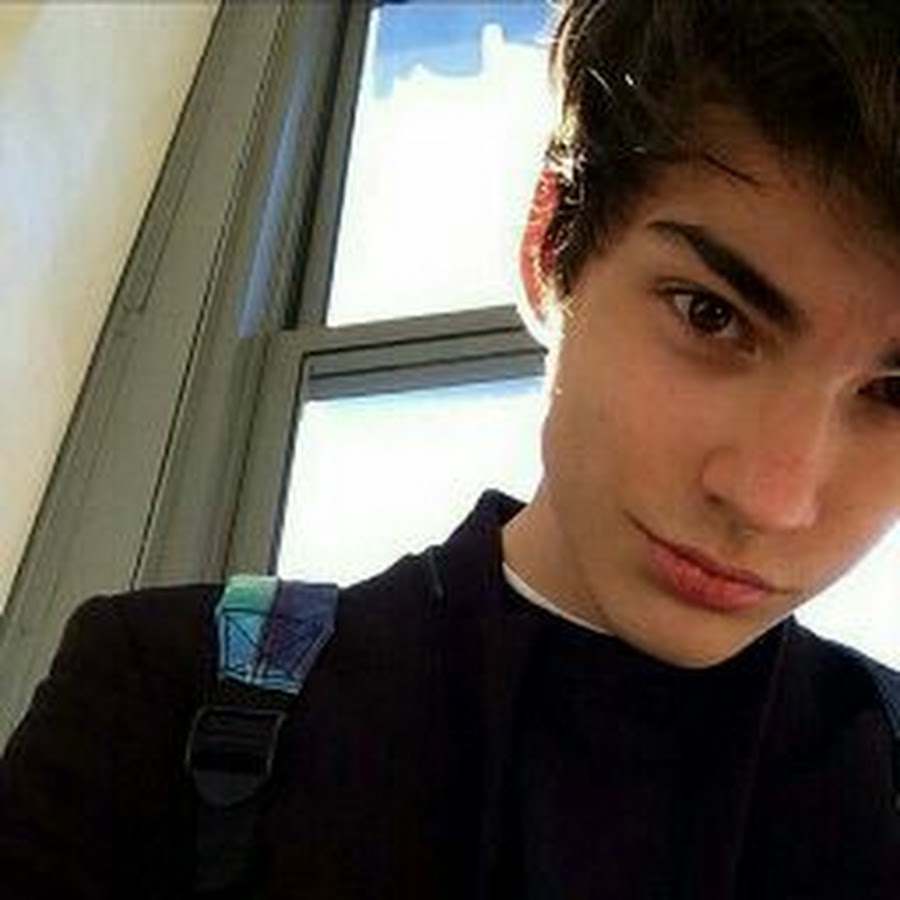 Селфи подростков. Красивый мальчик селфи. Красивые парни 16 лет. Подростки селфи