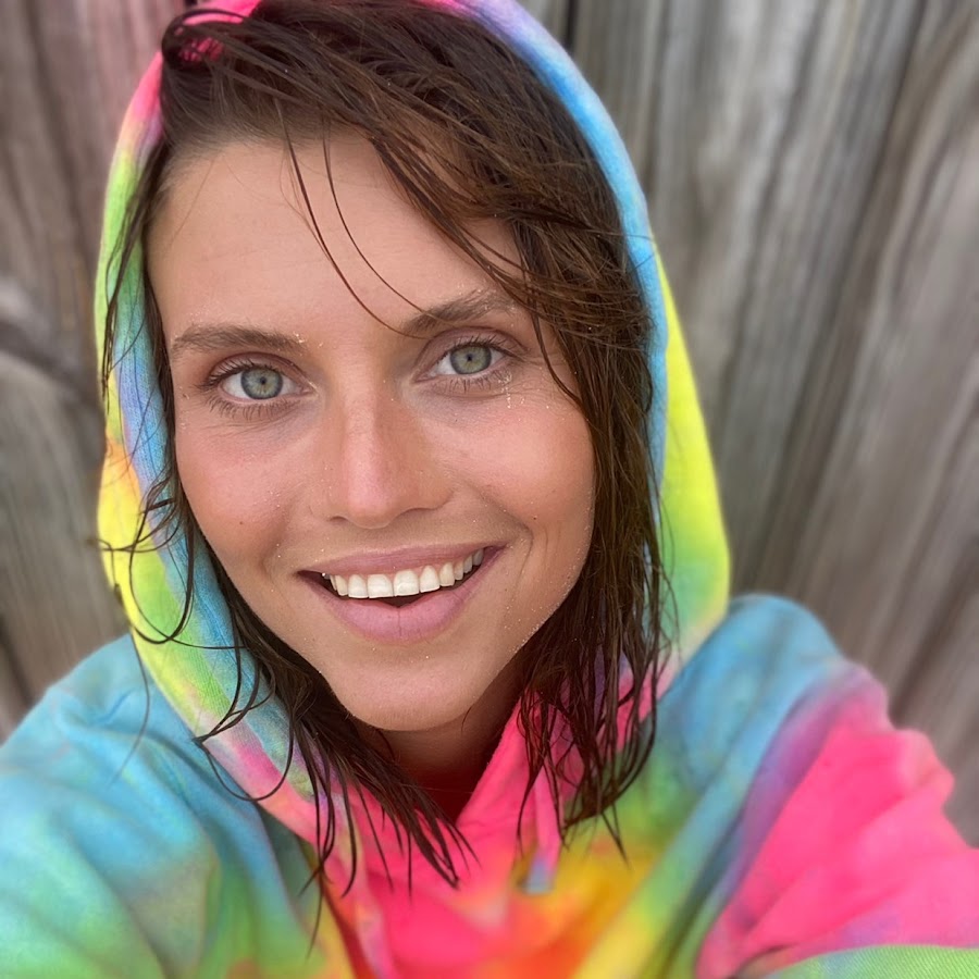 Katya Bobkova YouTube channel avatar