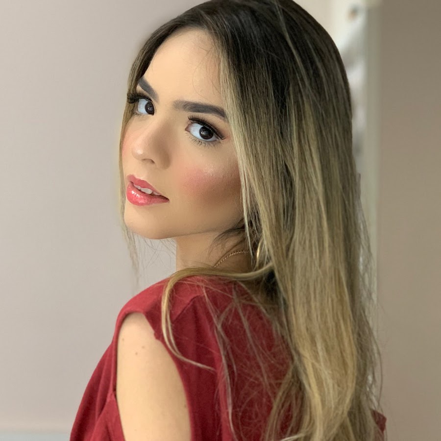 Luci Delgado YouTube channel avatar