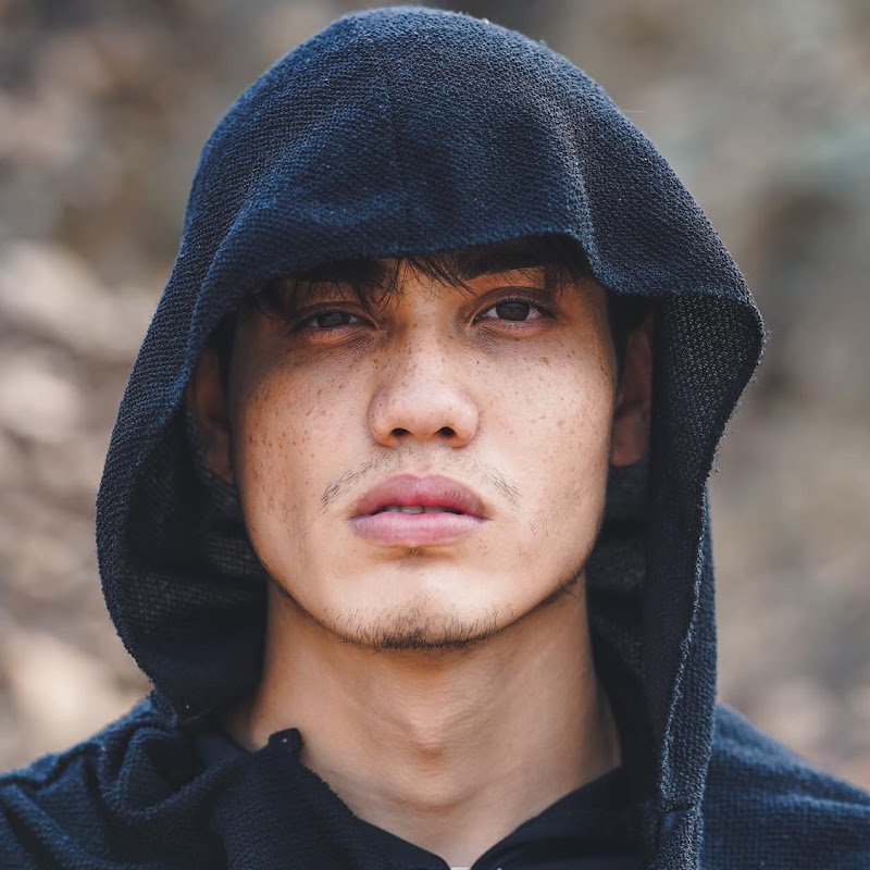 Aisar Khaledd - 網紅的藏寶箱 