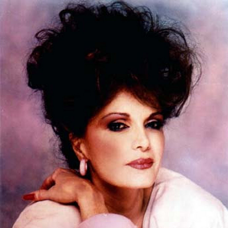 Connie Francis - Official