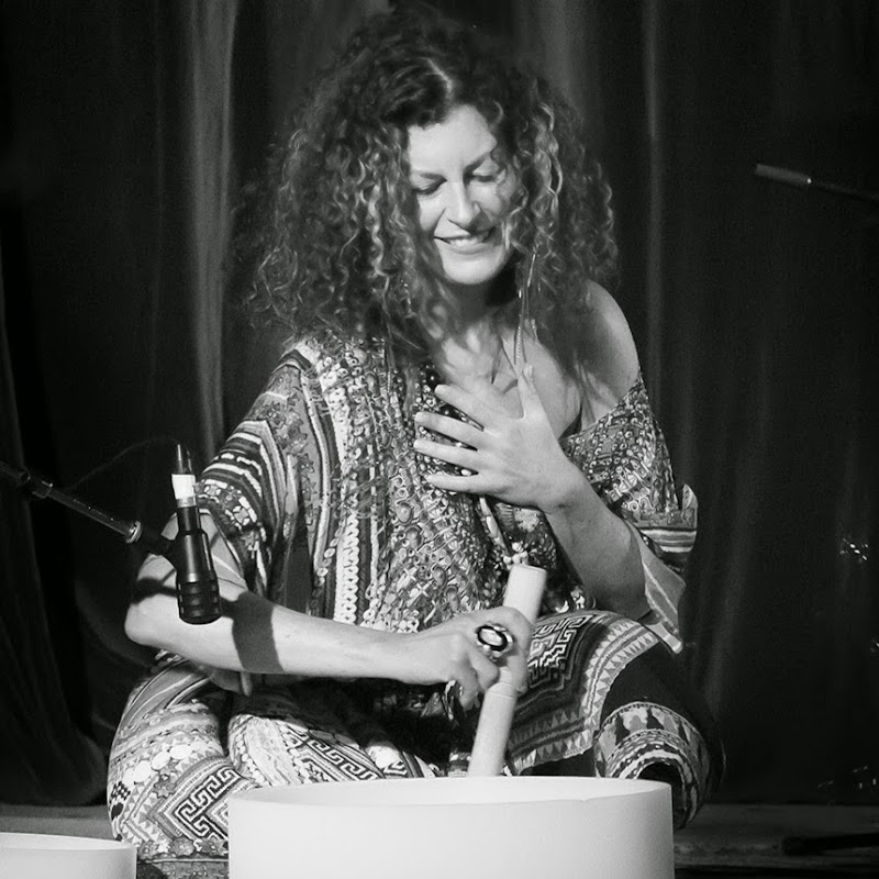 Alana Fairchild - Topic