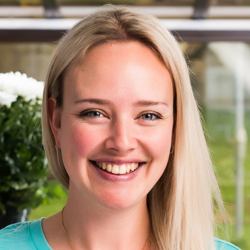Dr Julie Bhosale