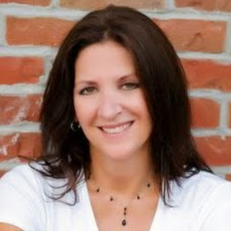 Nicole Sandler