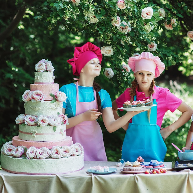 Rachael Cakes & Bakes