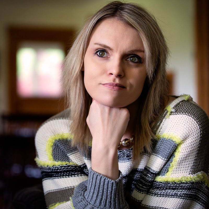 Маргарита Коломийцева Logo