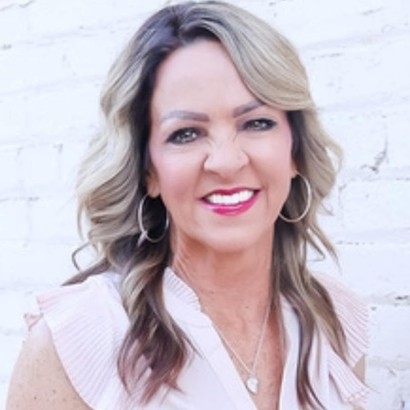 Jennifer Eivaz icon