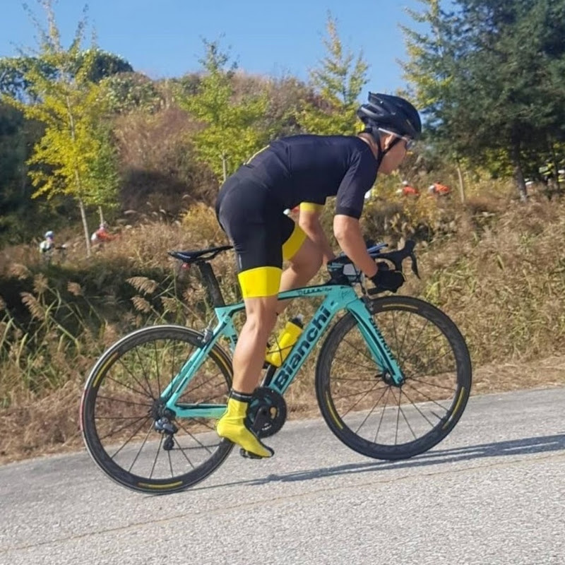 더더마 자전거tube Logo