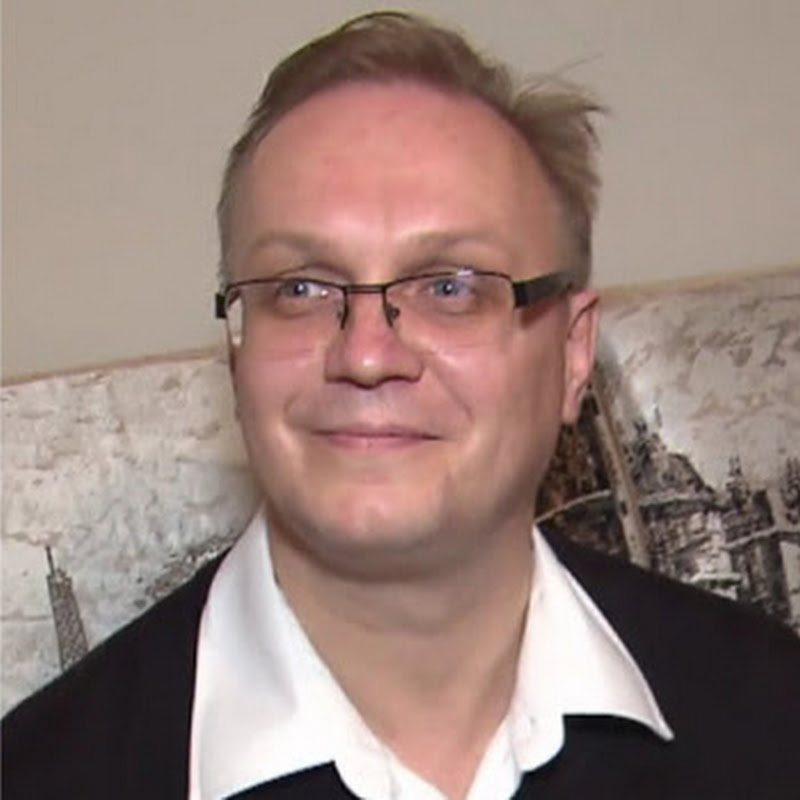 Игорь Немцев мастер ФИДЕ тренер высшей категории Logo