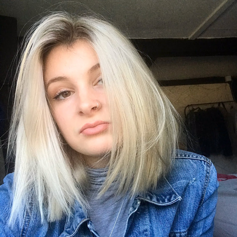 Daisy J Roberts