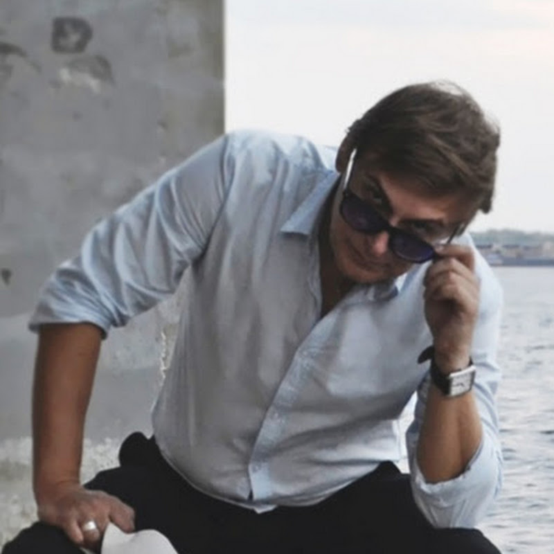 Философ Андрей Макаров Logo