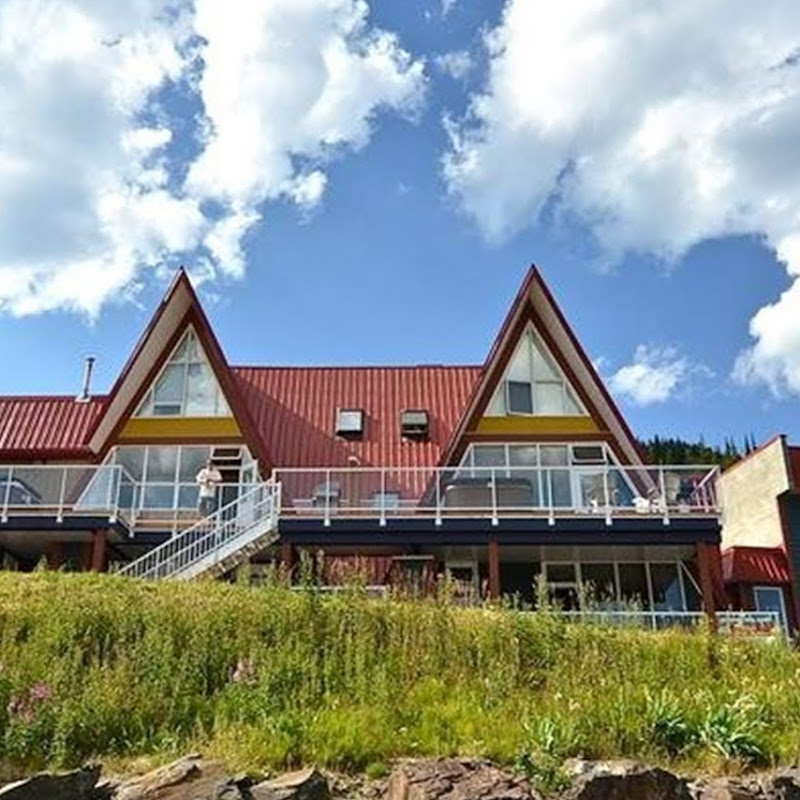 The Pinnacles Suites and Townhomes