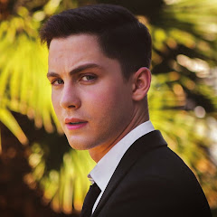 Logan Lerman France