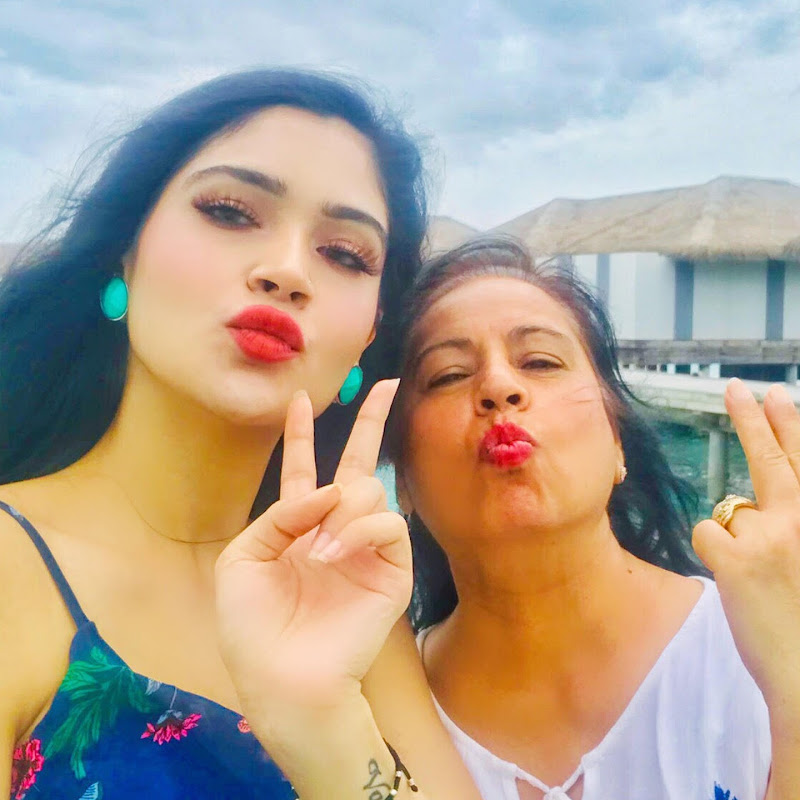 Meetu Mummy & Himadri Pruthi icon