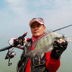 邱奕榮愛釣魚