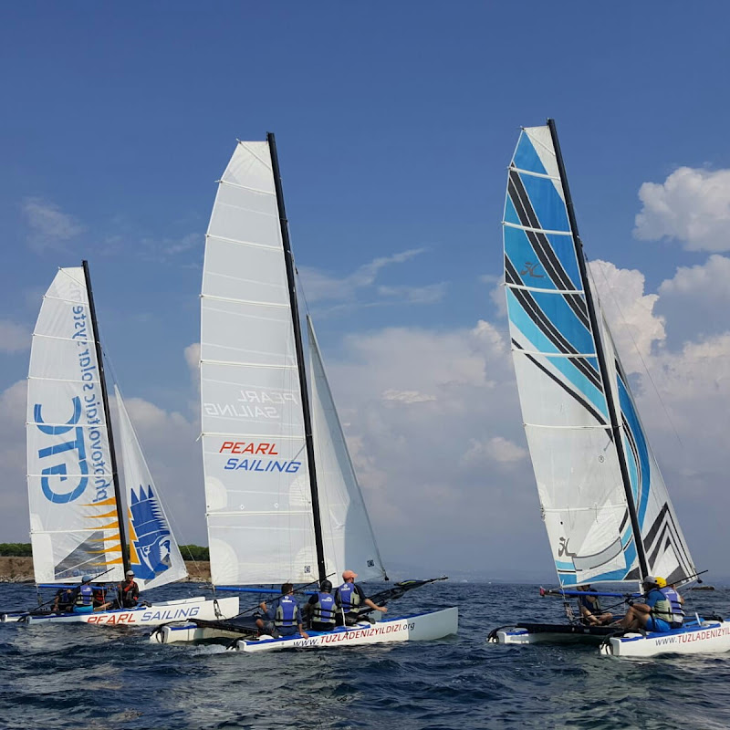 pearlsailingcatamaranhobie7109