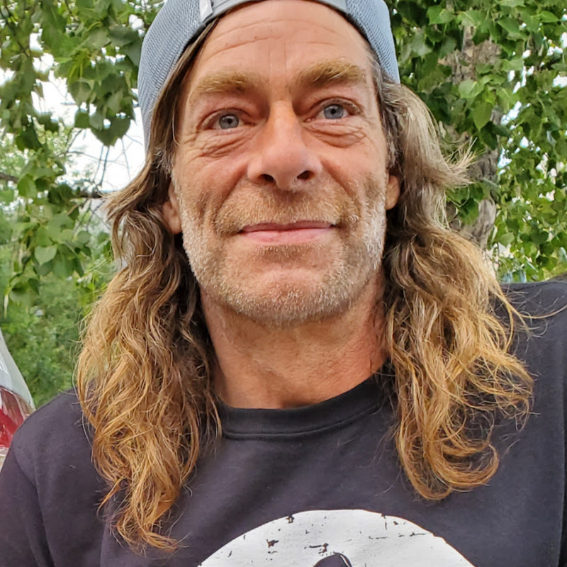 Ovens Rocky Mountain Bushcraft Logo