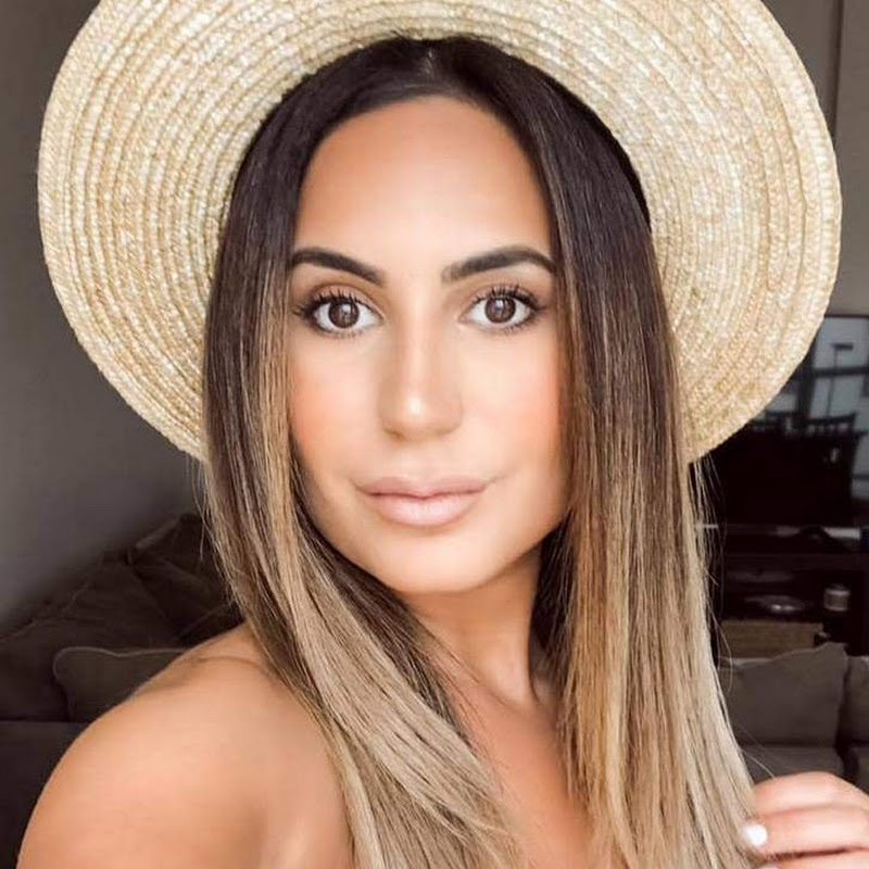 Elle Levi