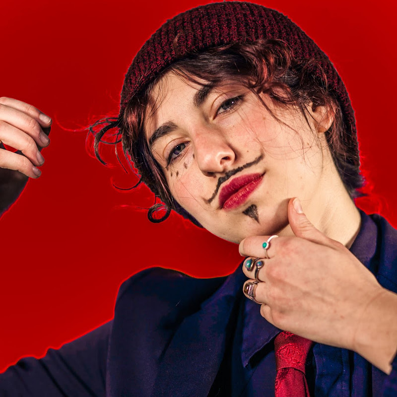 Kira Bursky (All Around Artsy)