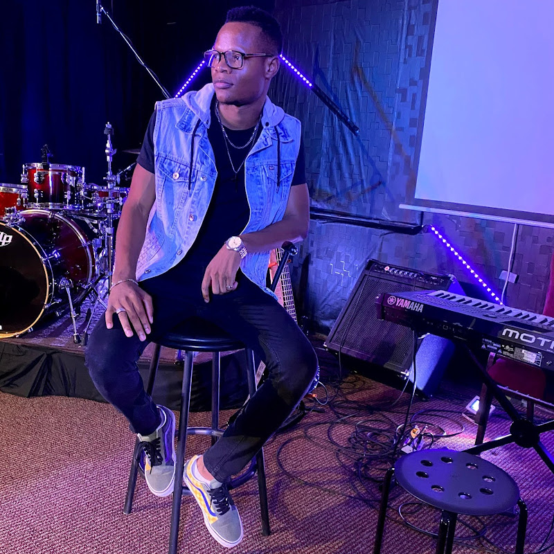 Lloyd Tevedzai Official