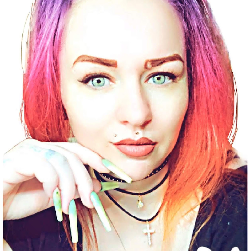 sarahabbott_NailArtist