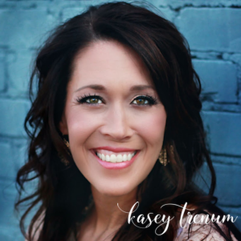 Kasey Trenum Blogger