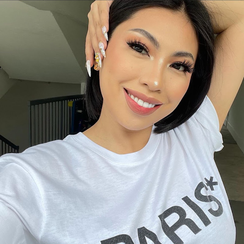 Monina Monisha (Singapore Makeup Artist)