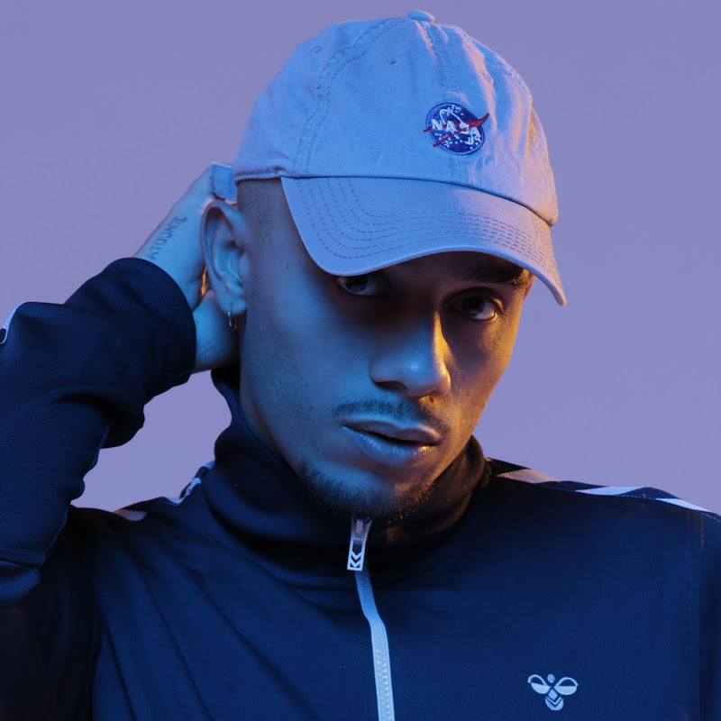 Mister V - Topic