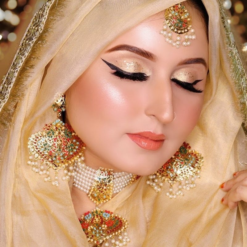 Rumahs Makeup Delight