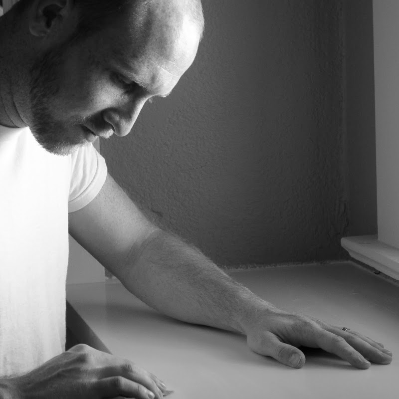 Mike Farrington Logo