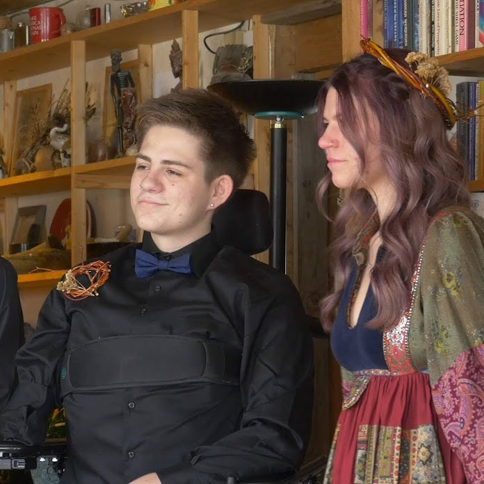 Sabia And Loren Net Worth & Earnings (2026)