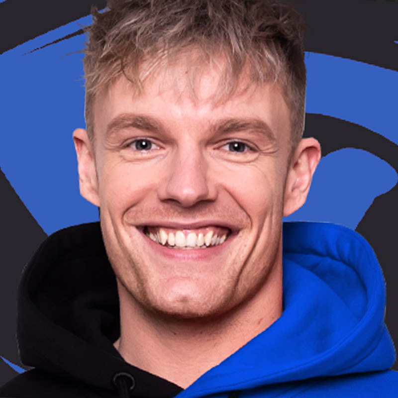 Enzo Knol