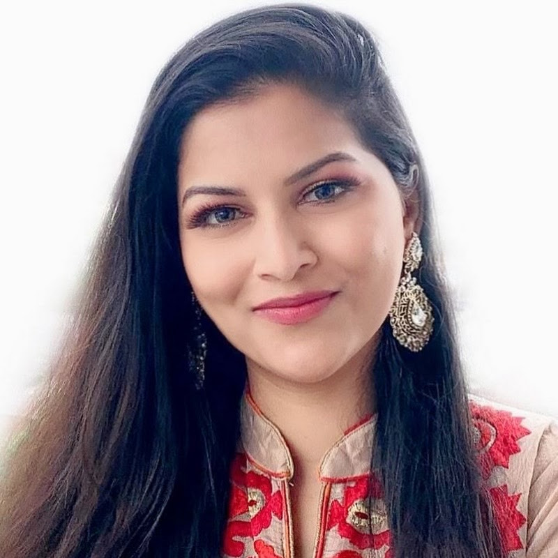 Bangladeshi Canadian Vlogger
