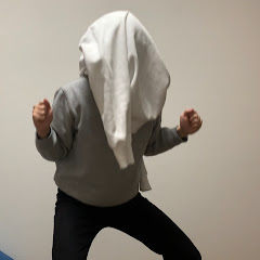 音楽に合わせて謎の動きをする男 スウェットアイコン画像