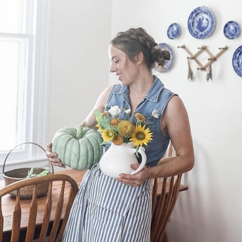 Simple Farmhouse Life Logo