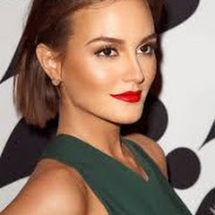 Flipper With Jessica Alba