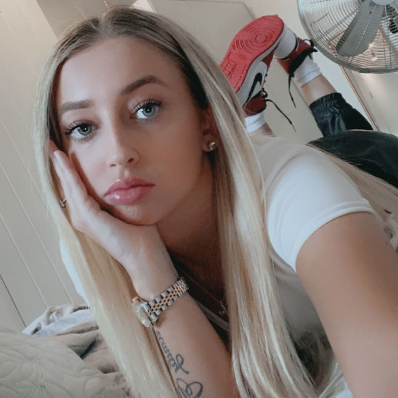 Bobbie Bxtch