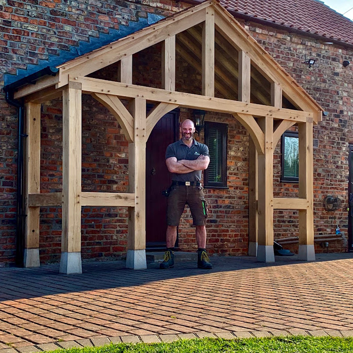 Simon Bowler Net Worth & Earnings (2026)